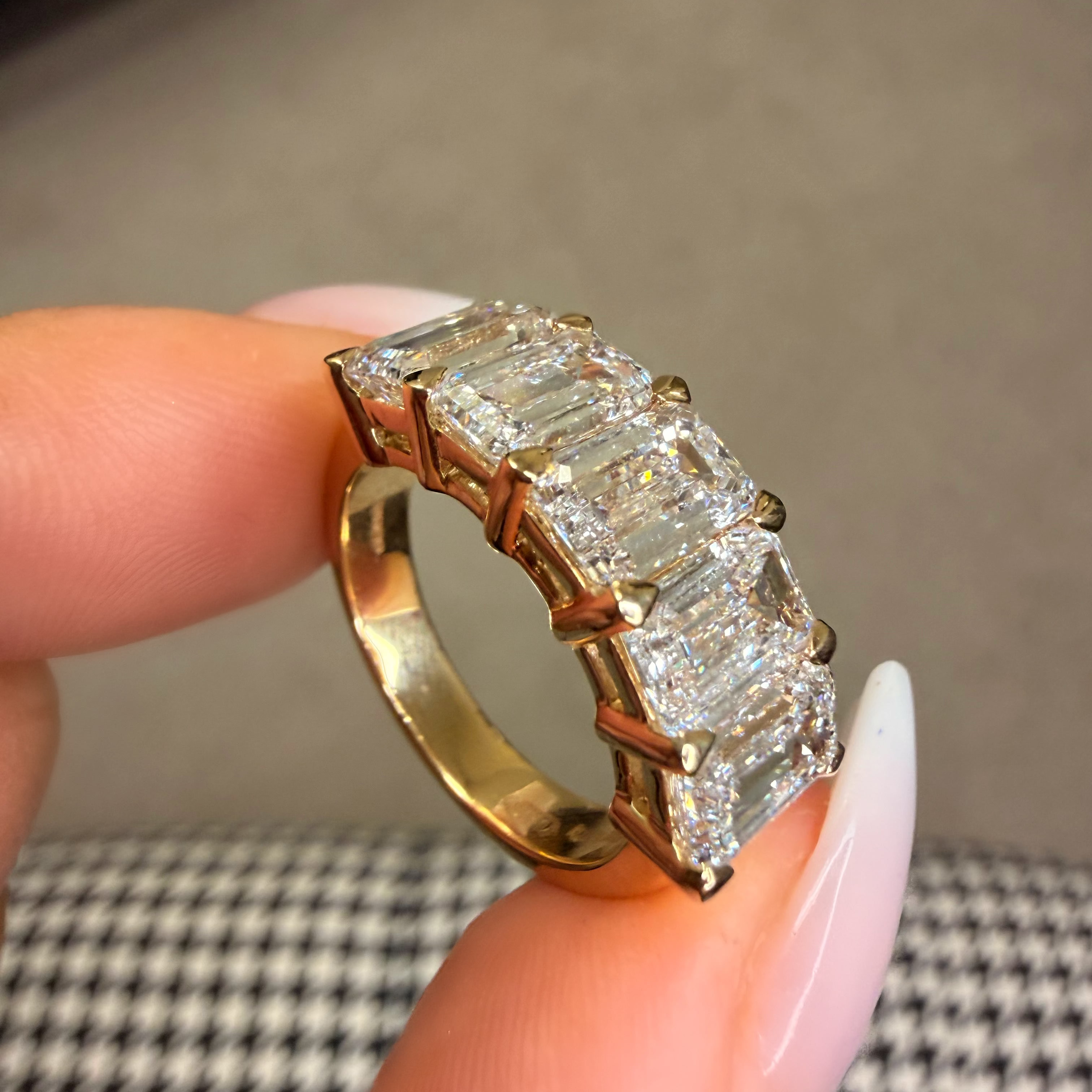18K 4.9Ct IGi Lab Diamond Emerald Eternity Ring