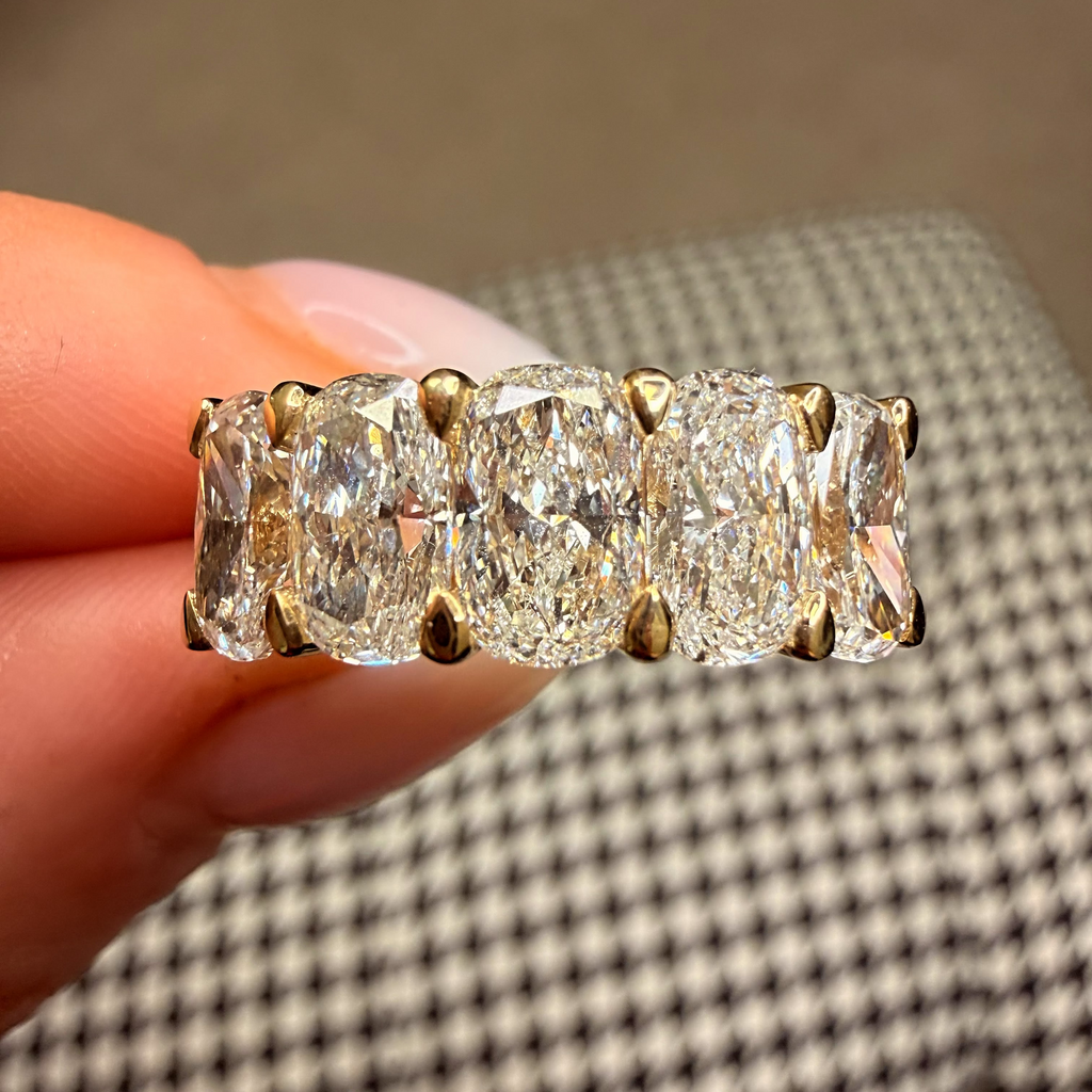 18K 4.5Ct Lab Diamond Elongated Cushion Eternity