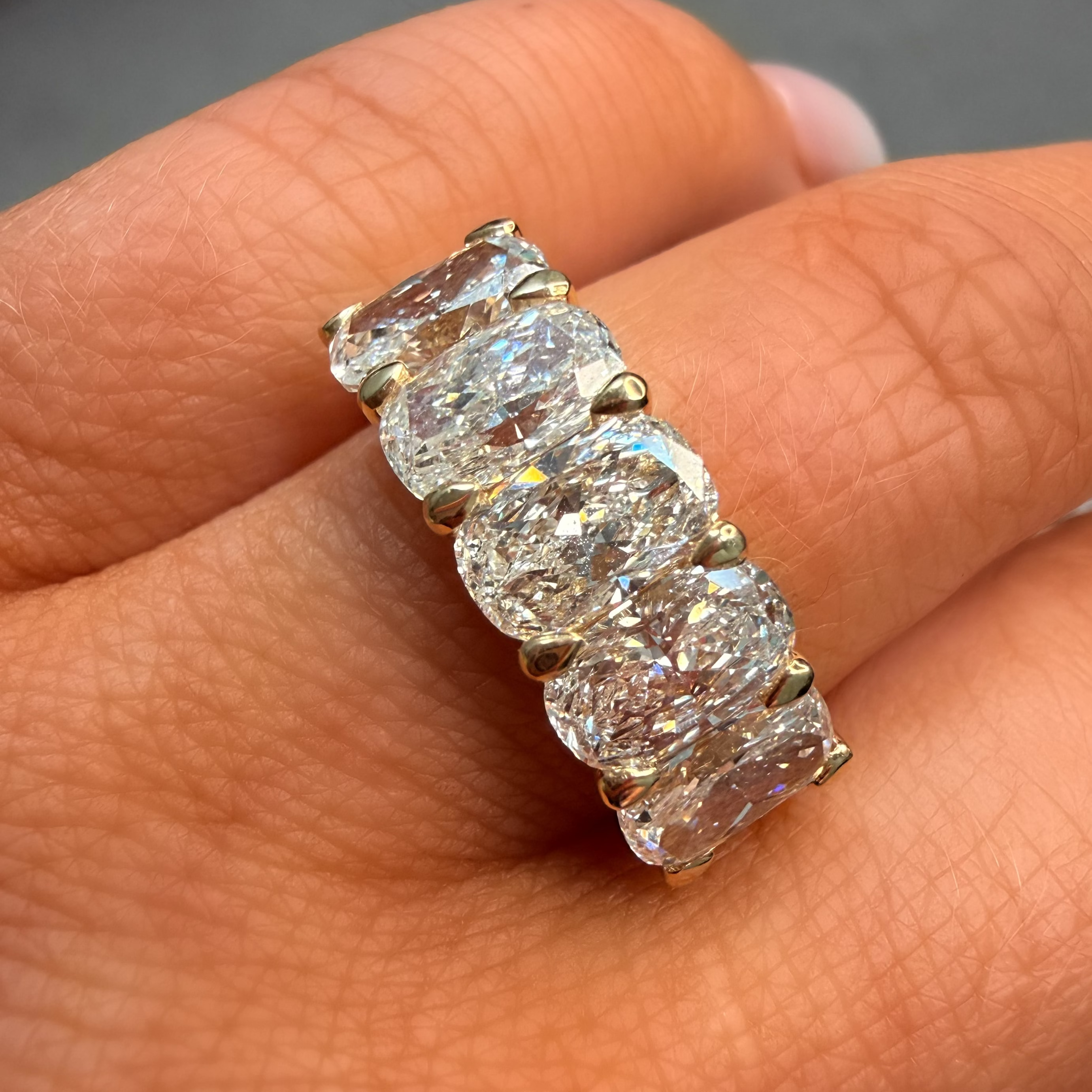 18K 4.5Ct Lab Diamond Elongated Cushion Eternity