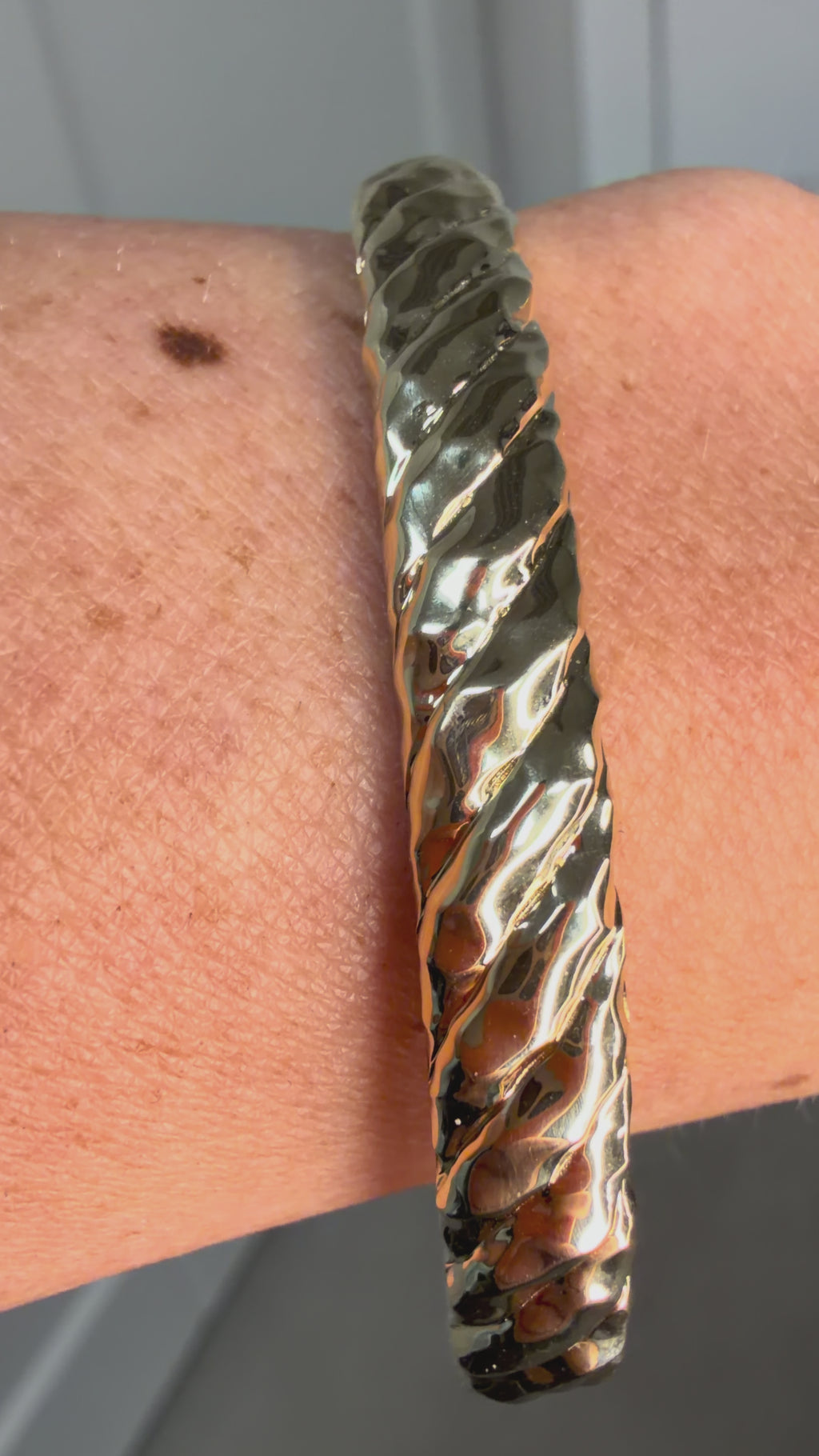 Challah Solid 14K Hinged Handmade Bangle