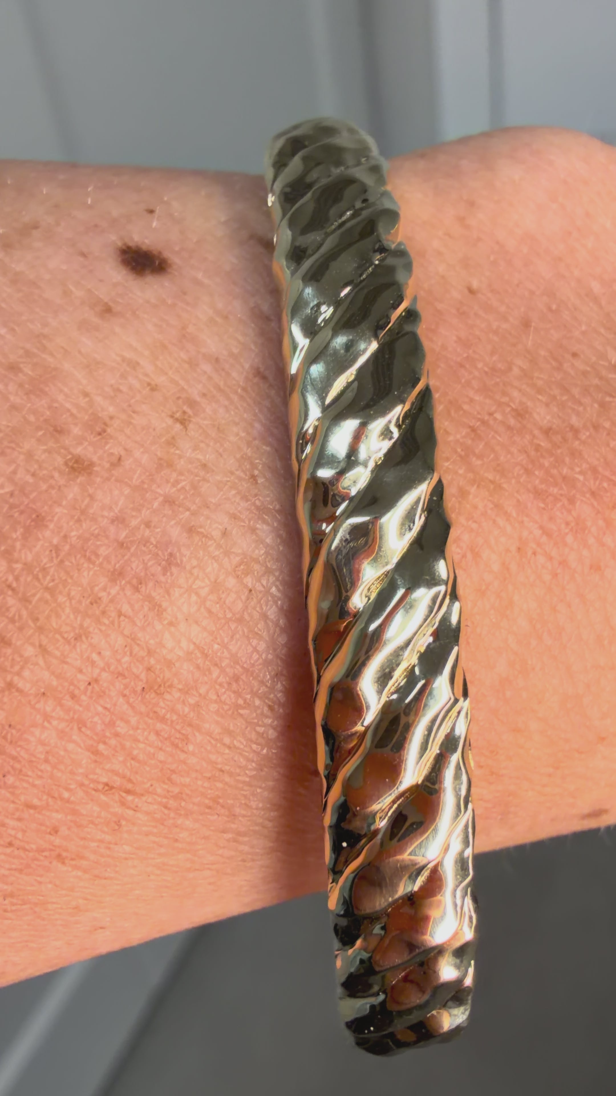Challah Solid 14K Hinged Handmade Bangle