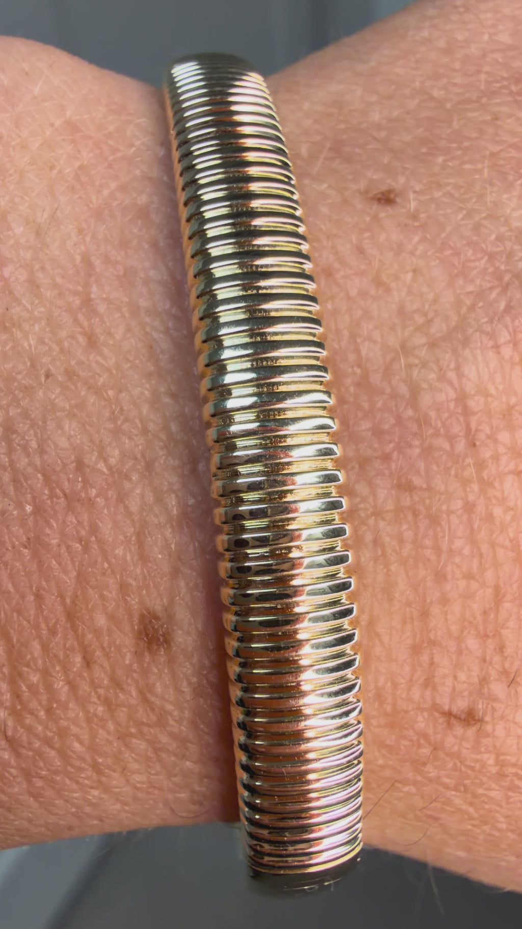 Marram Solid 14K Yellow Gold Stacking Bangle
