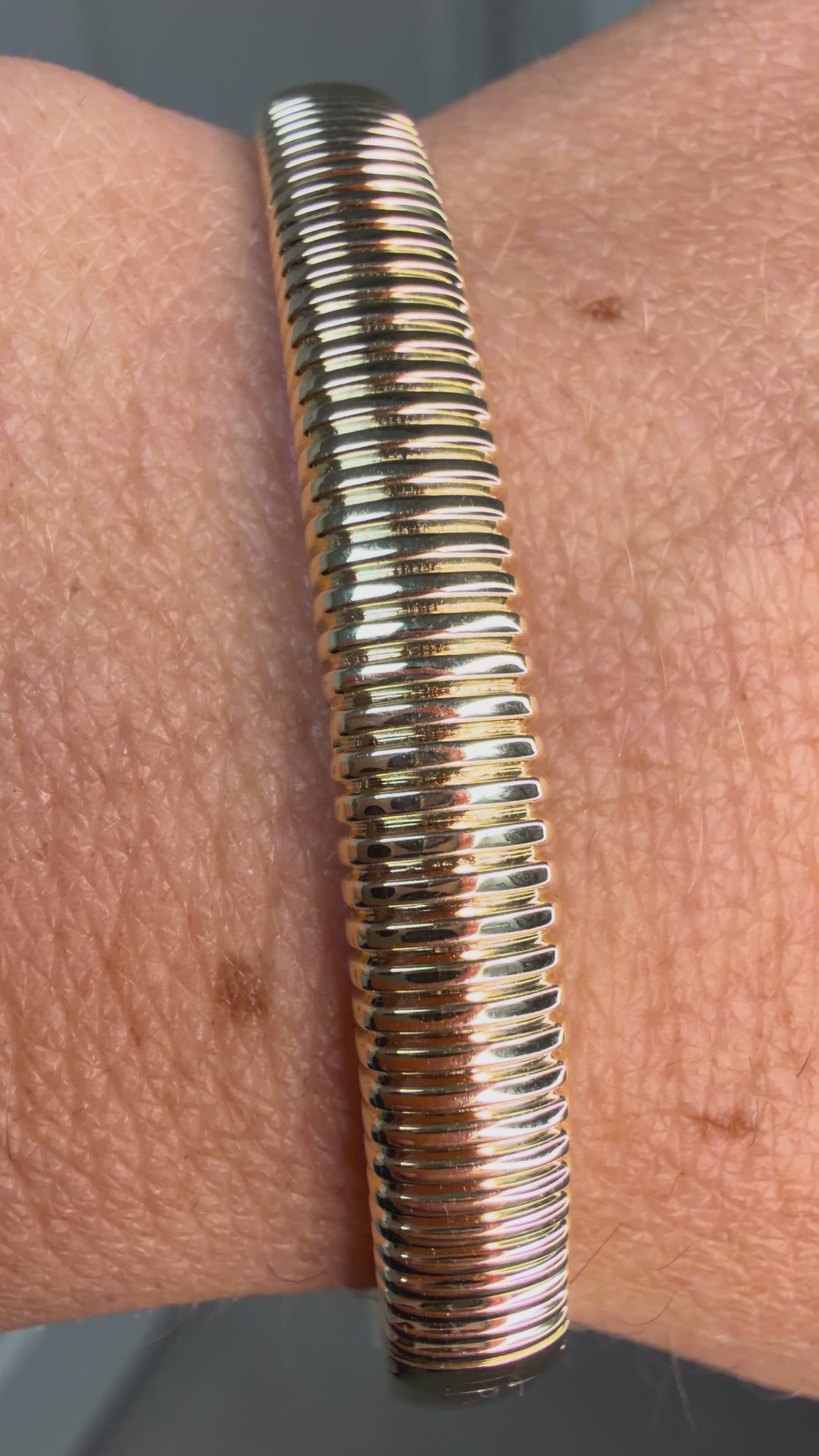 Marram Solid 14K Yellow Gold Stacking Bangle