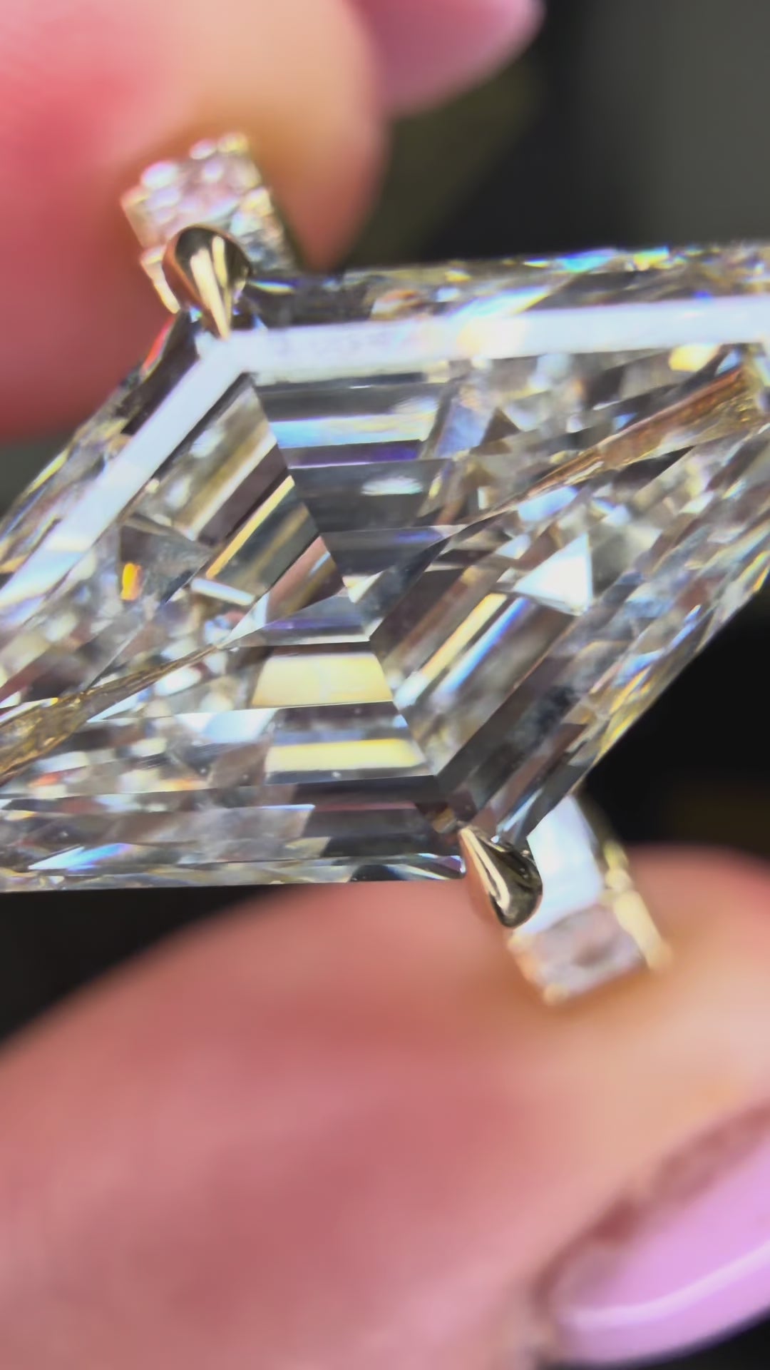 18K 4.3Ct Hexagonal Lab Grown Diamond Custom Engagement Ring